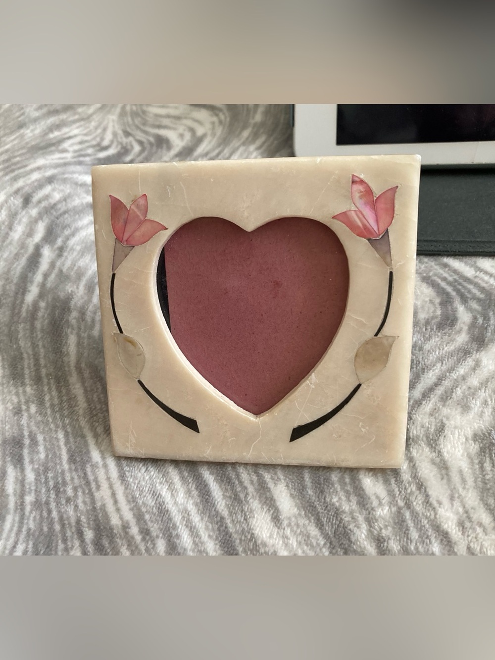 Sara’s Imports, Inc. vintage picture frame